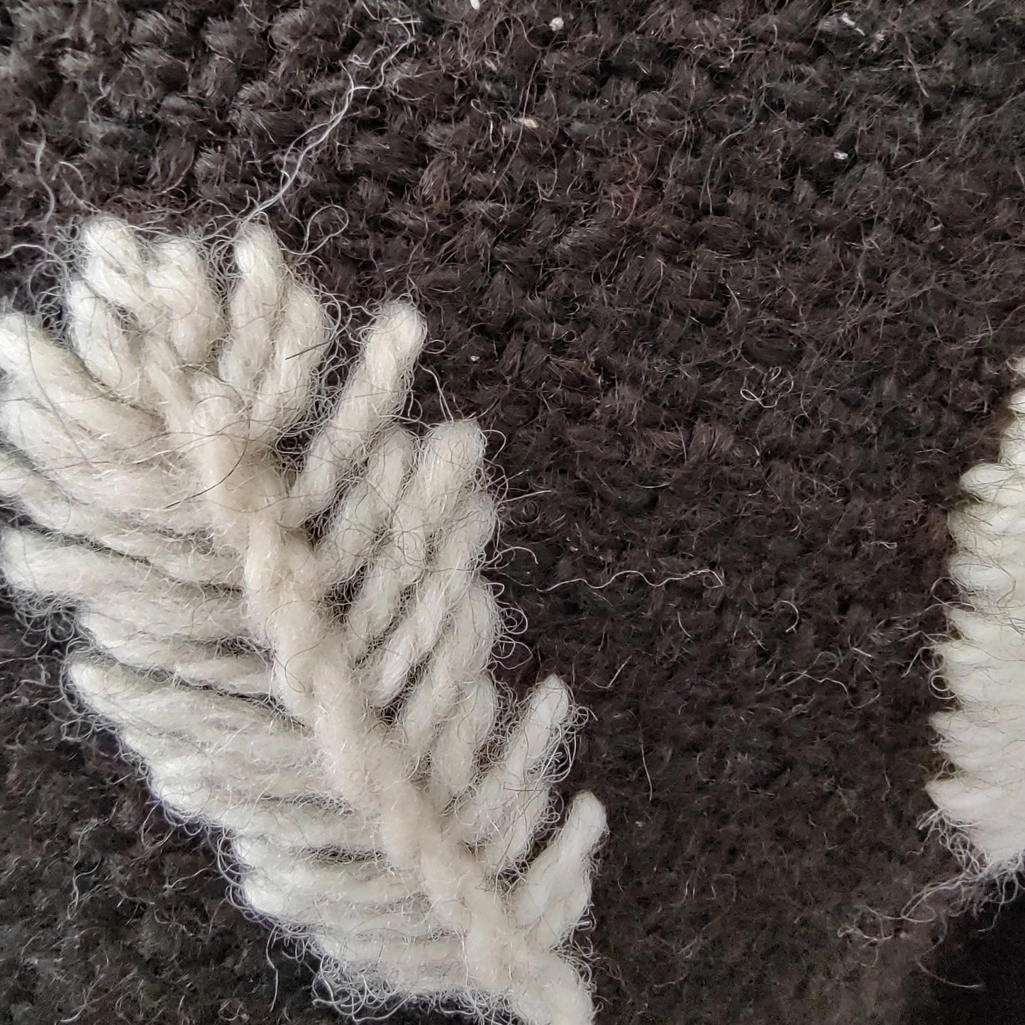 Pashmina Bordada Negra de Llama